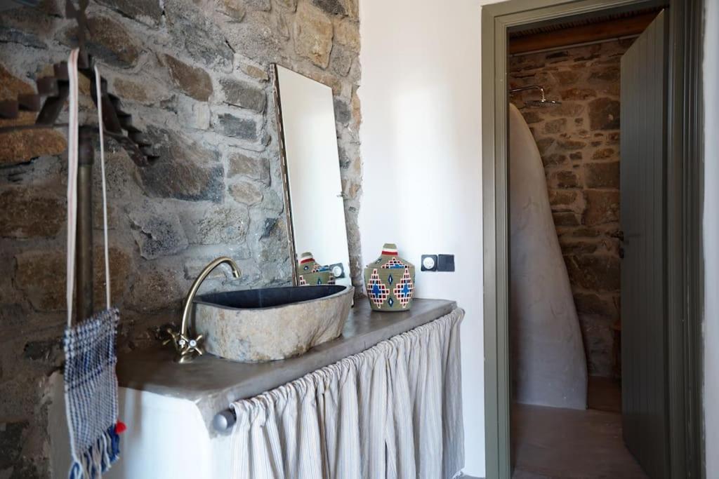 Cricket - Serifians Residences Vagia (Serifos)