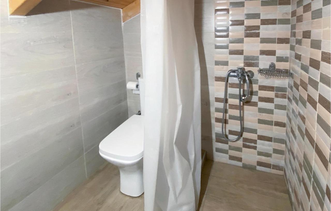 Beautiful In With Kitchen Apartment *