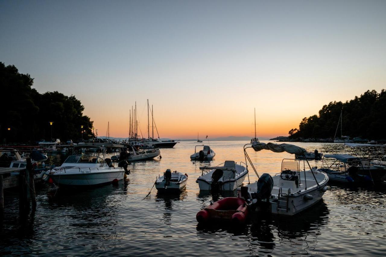 Skopelos Country *
