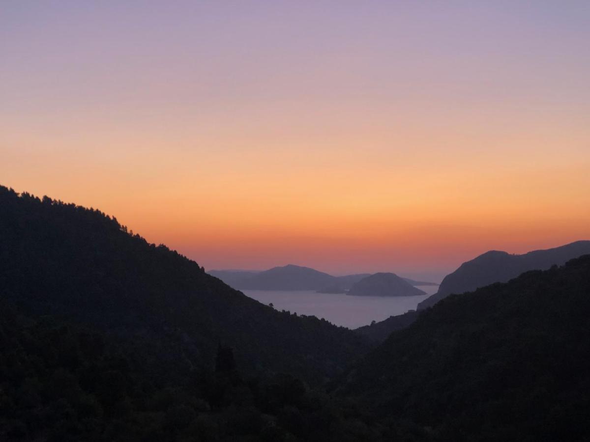 Skopelos Country *