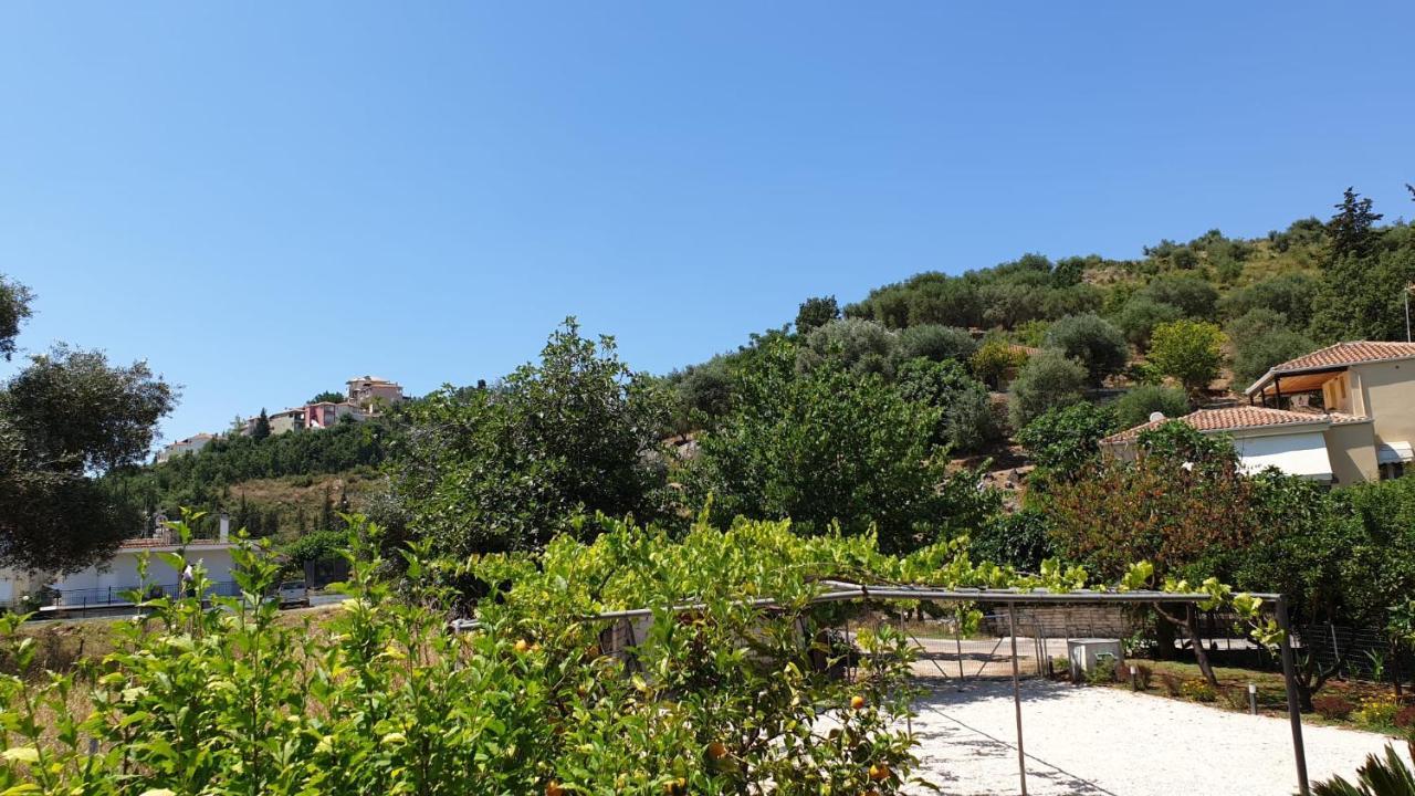 Sivotahomes-family * Sivota (Epirus)