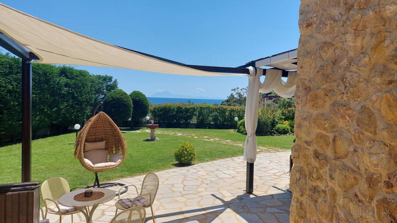Mariellie Villa *