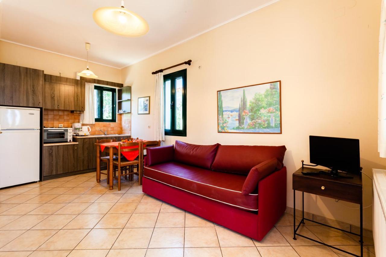 Dukes Poolside Apartment Paralio Astros