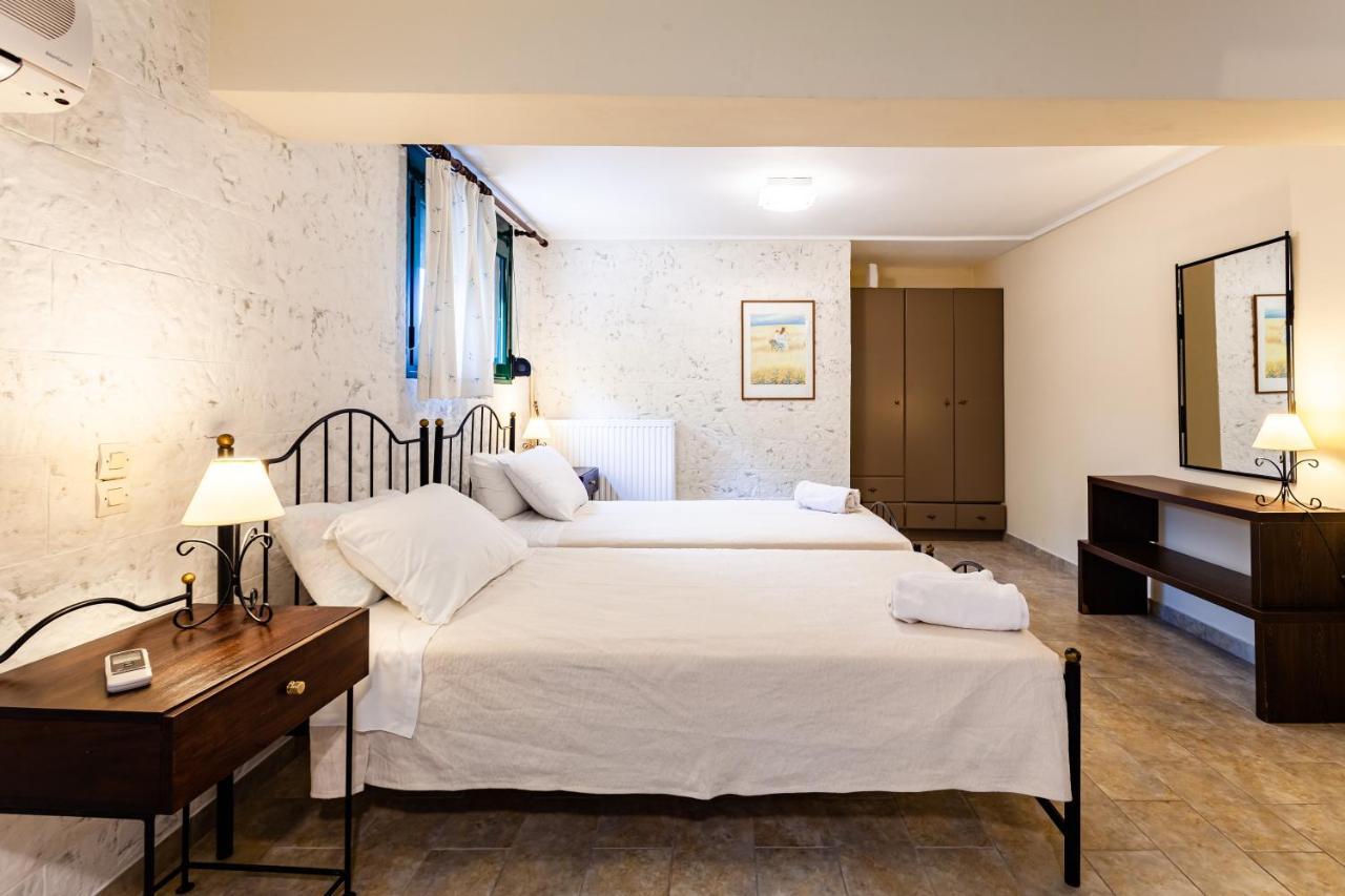 Dukes Poolside Apartment