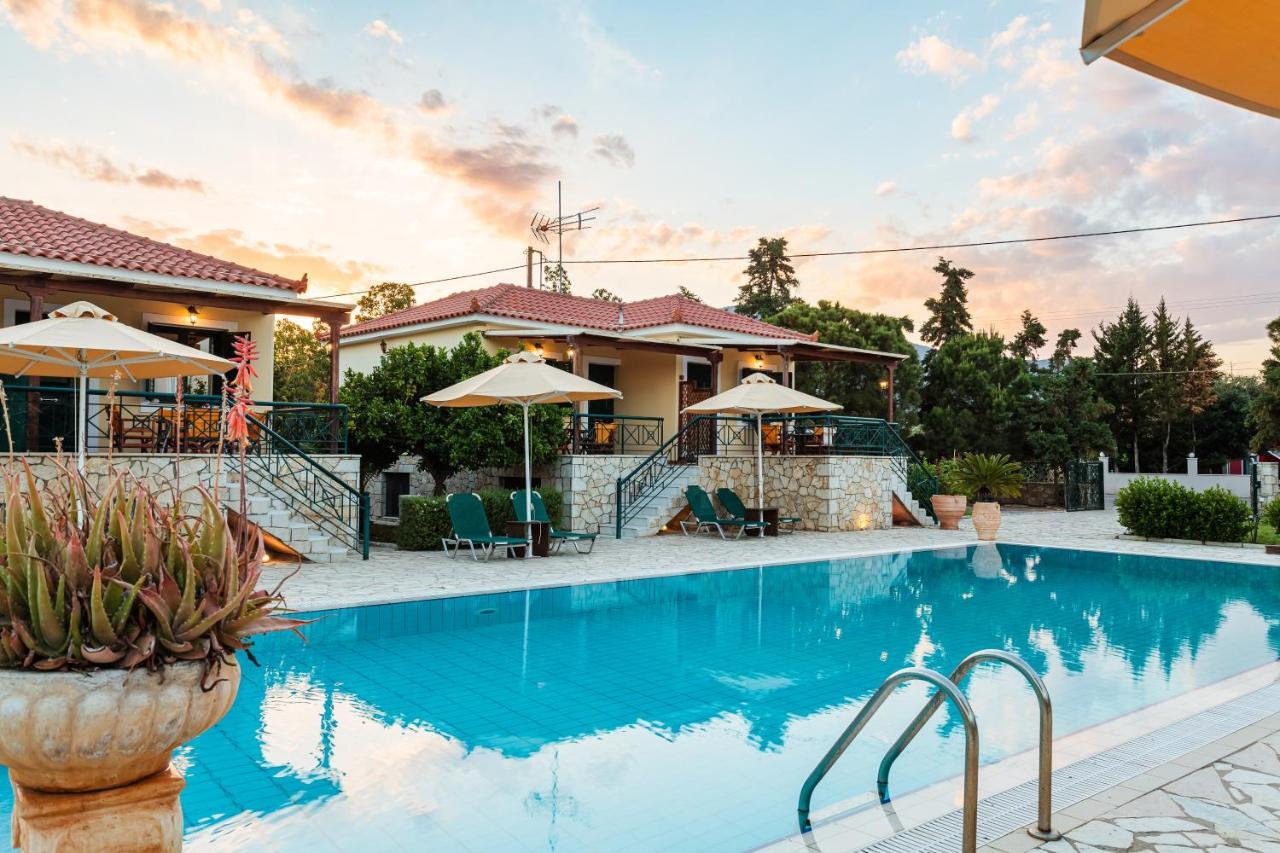 Dukes Poolside Apartment