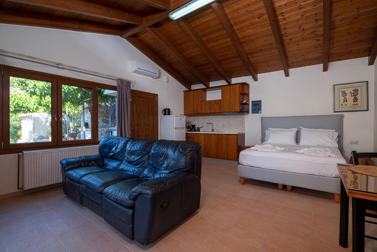 Vitamin Sea Luxury Agia Pelagia (Crete)