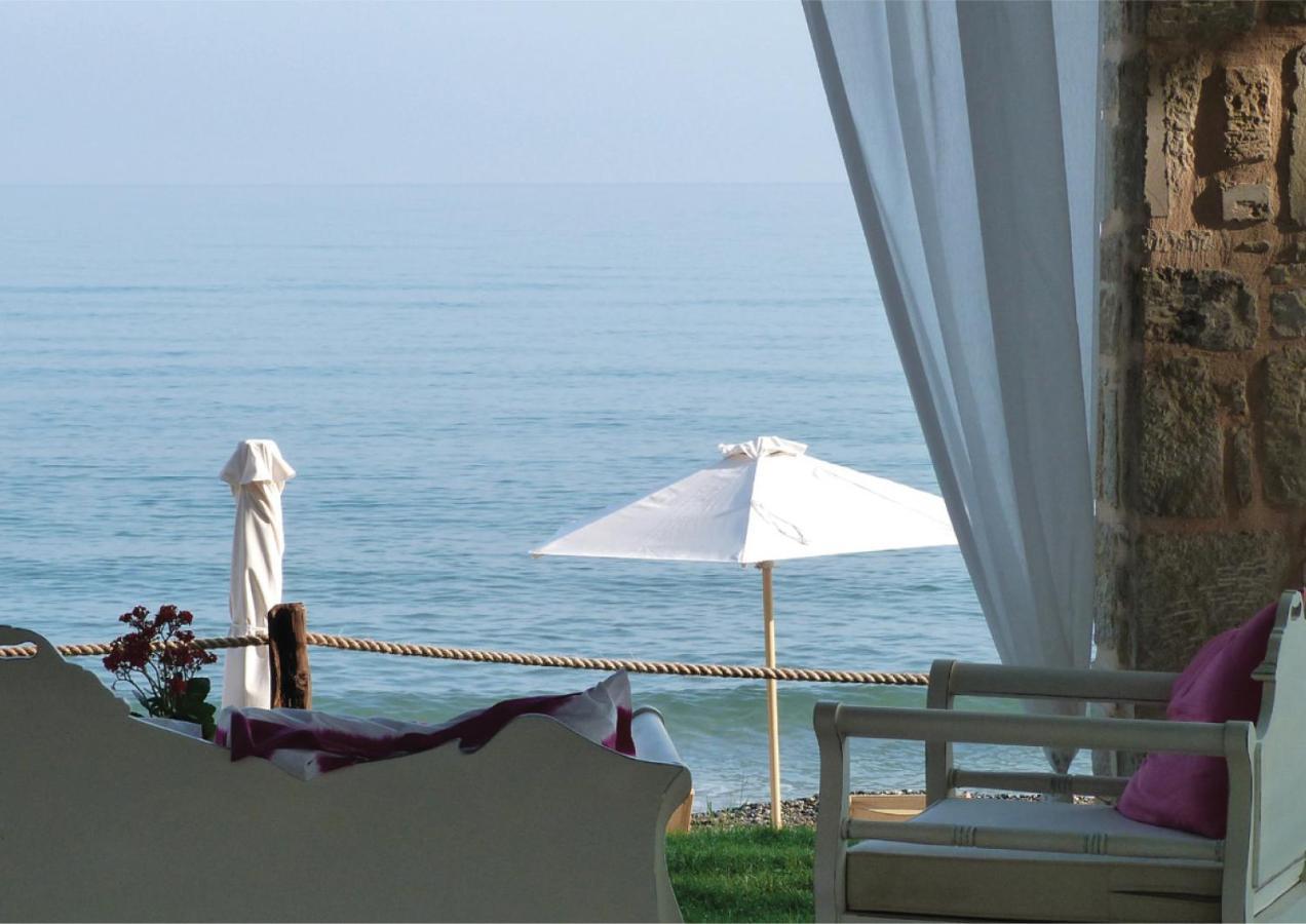 Villa Azure Beach Villas *