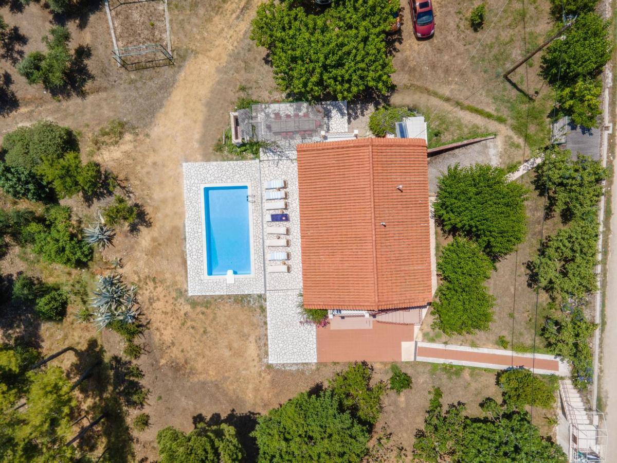 Ostria Villa *