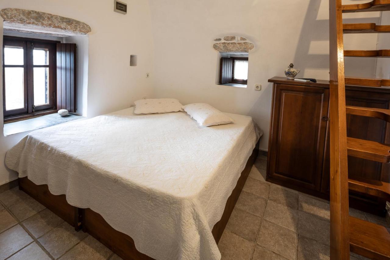 Arapakis Historic Castle Aparthotel