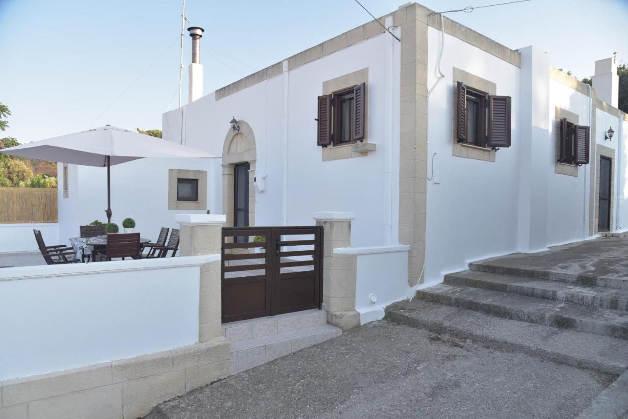 Apartment Kamara Traditional House Soroni