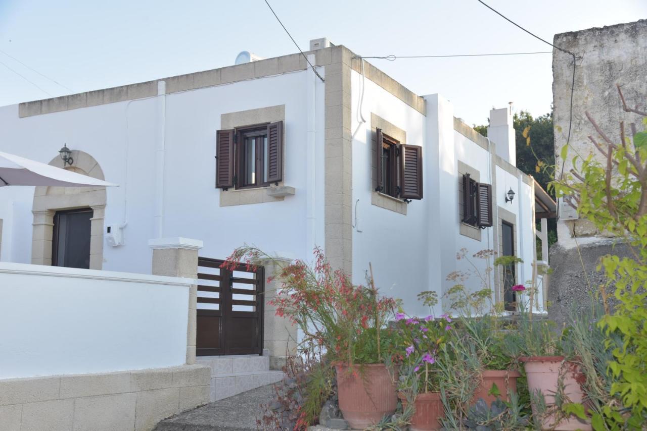 Apartment Kamara Traditional House Soroni