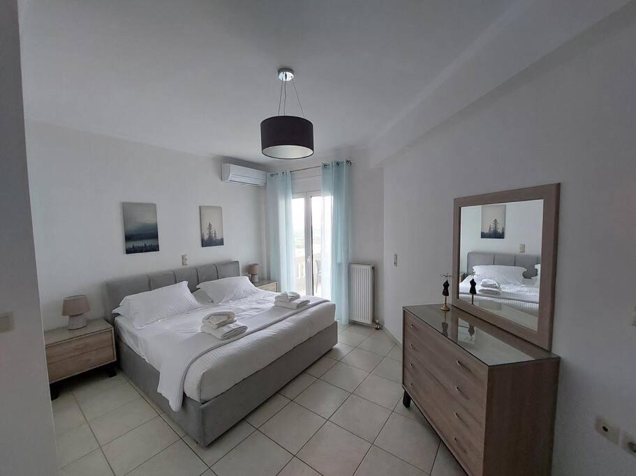 Physis Apt- Big Comfortable With View Kounoupidhiana