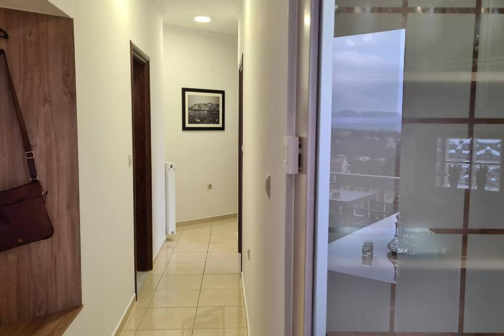Physis Apt- Big Comfortable With View Apartment *