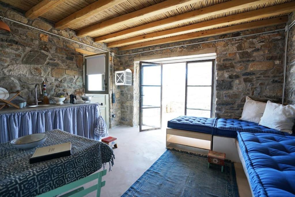 Cricket - Serifians Residences * Vagia (Serifos)