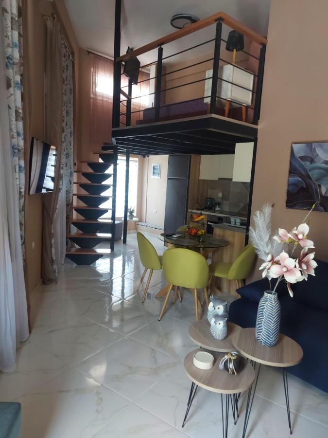 Lefis House