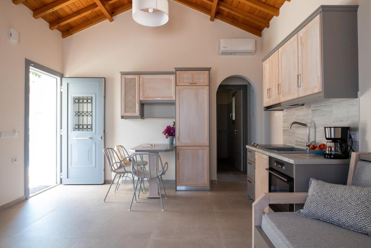 Apartment Studios Limnionas Marathokampos