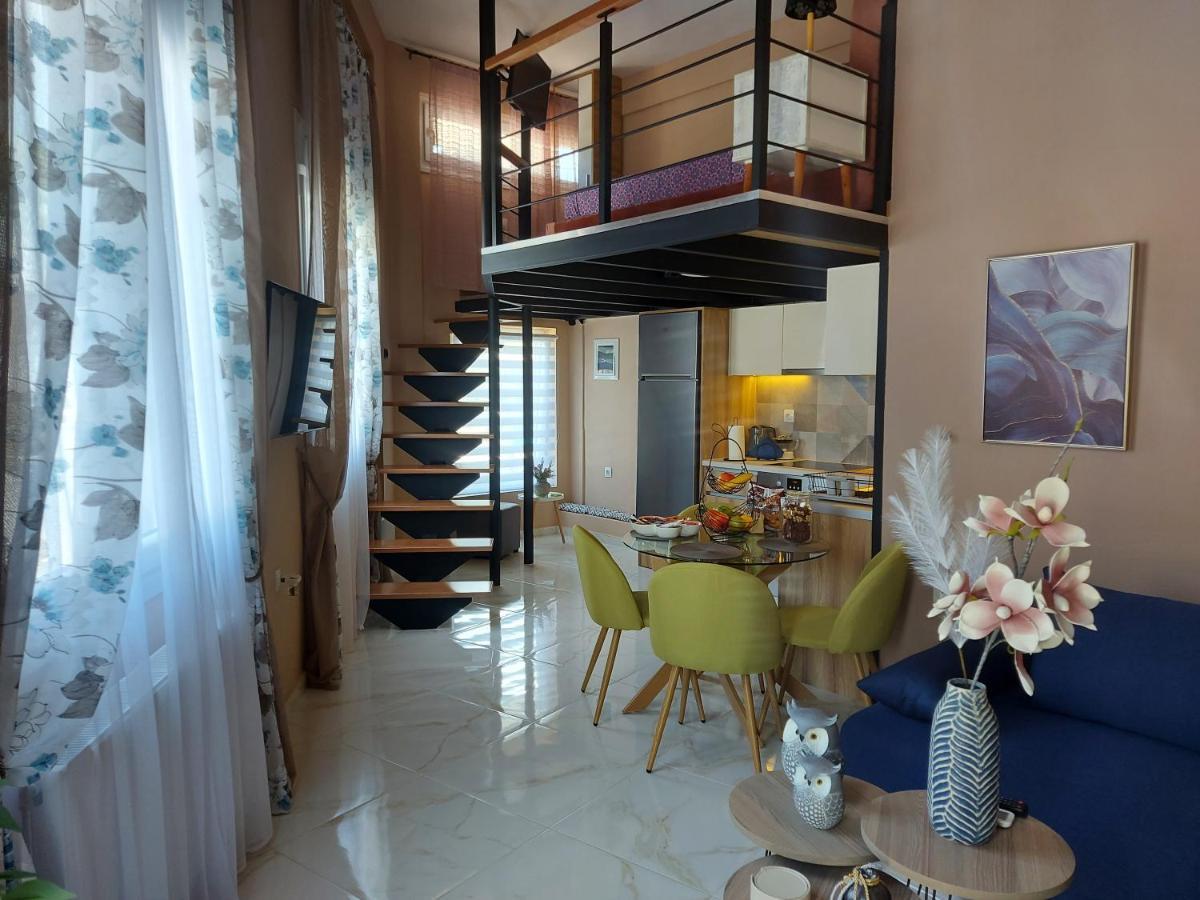 Lefis House *