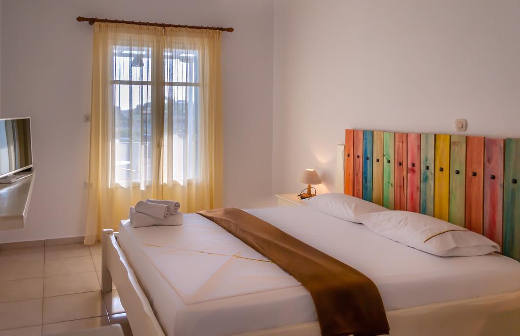 Guest house Faros Milos Island