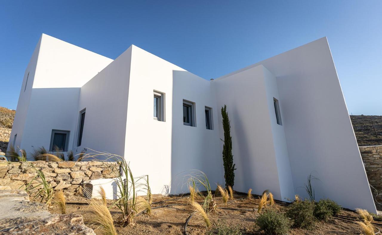 Cape * Ftelia (Mykonos)