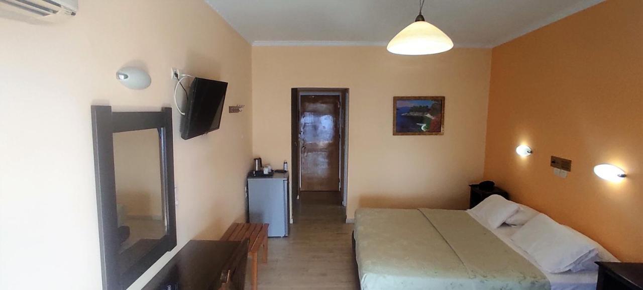 Logan's 2* Nydri (Lefkada)