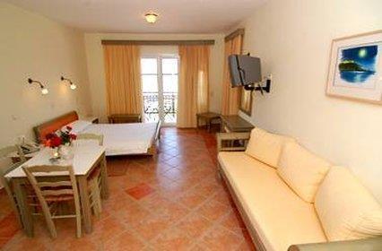 Aparthotel Panselinos