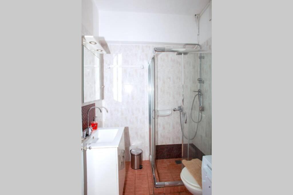 Apartment & I In