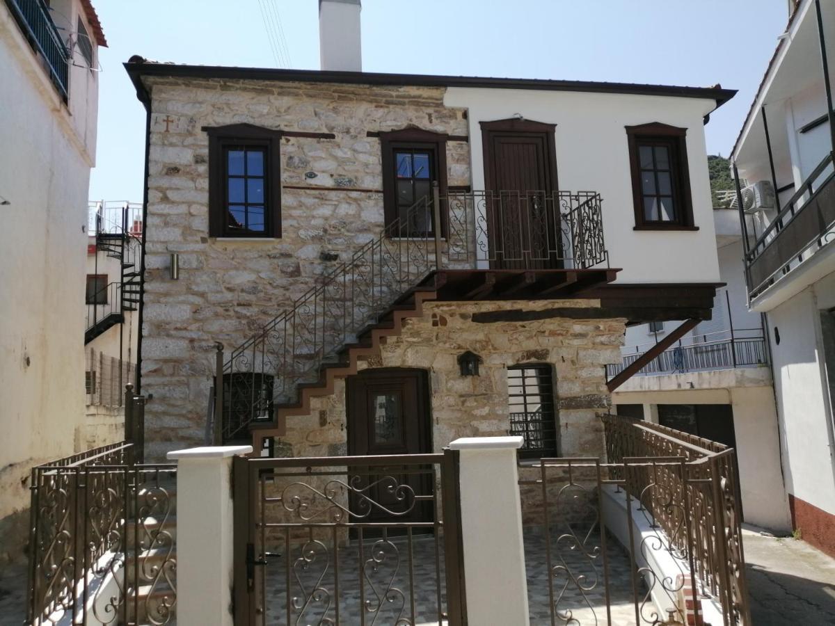 Apartment Mama's Home, Kallirachi Village