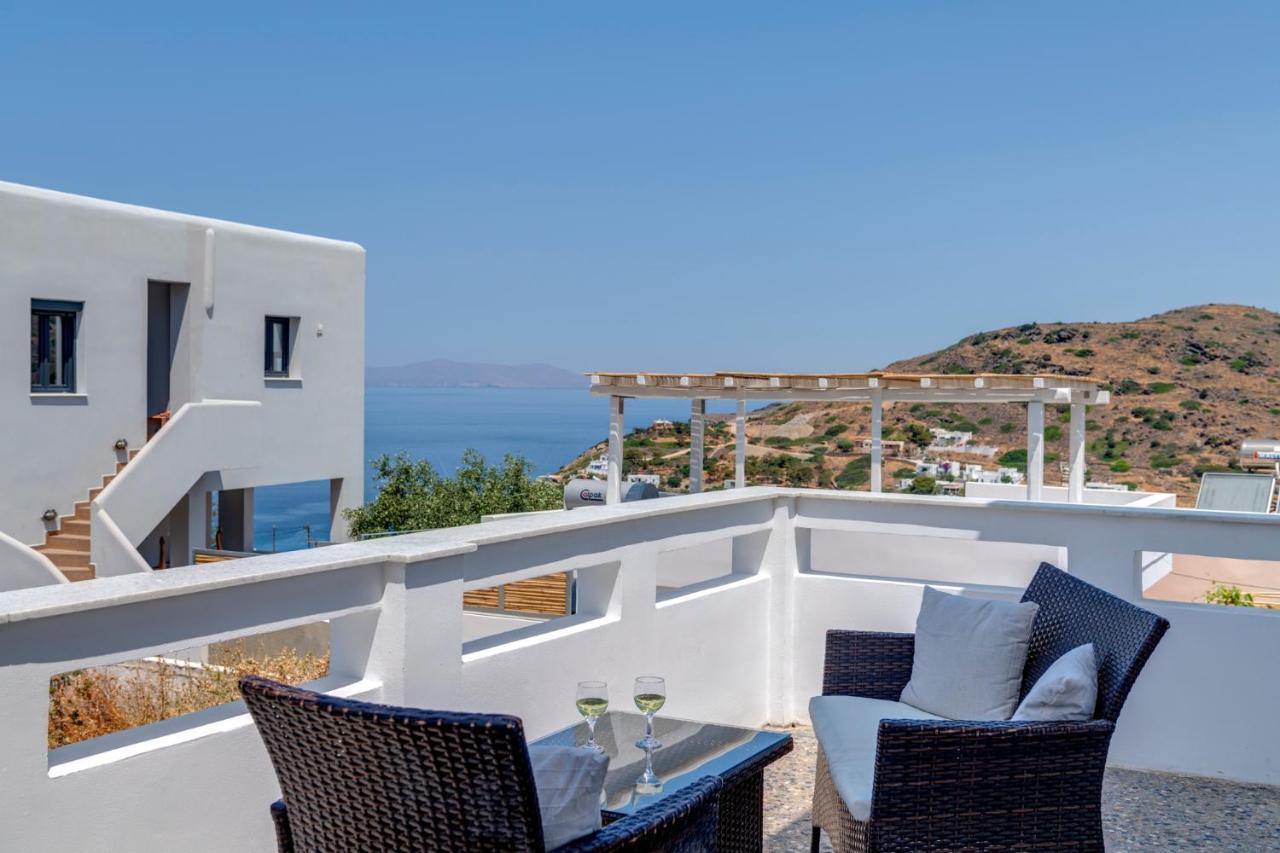 Cactus Guesthouse, συρος * Kini