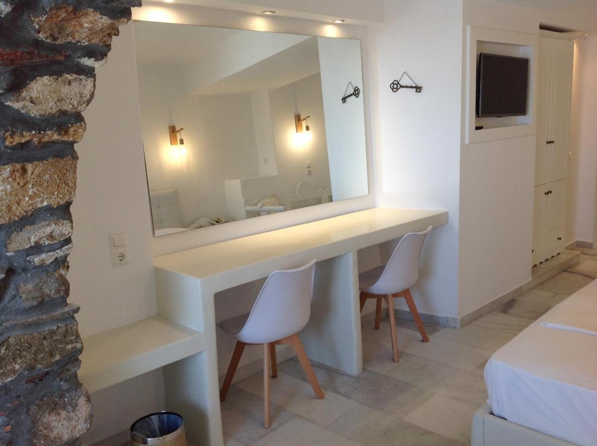 Hotel Anixis 2*