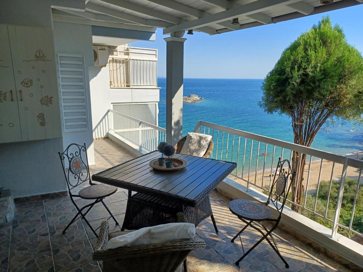 Balcony By The Sea Apartment Palaiontsiflikion
