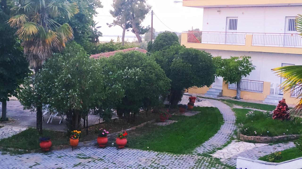Filoxenia Aparthotel Nea Iraklia