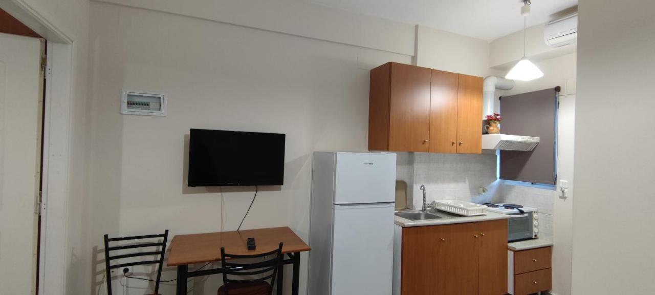 Alexandra'S Glifa Apartments *