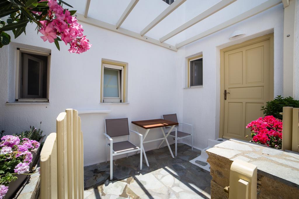 Rocco's Aparthotel Antiparos