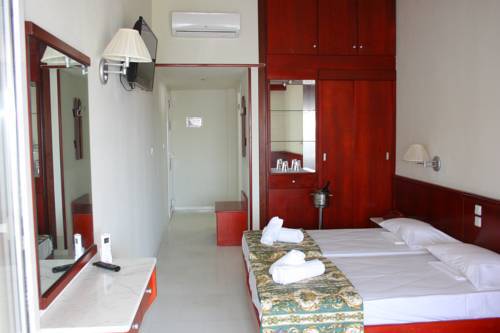 Skion Palace Hotel-bungalows & Boutique 4*