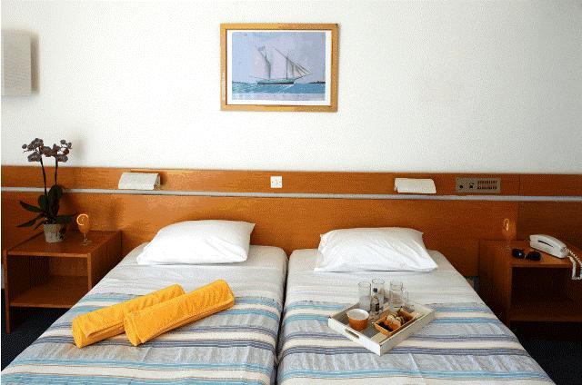 Apollon Aparthotel Karystos (Evia)