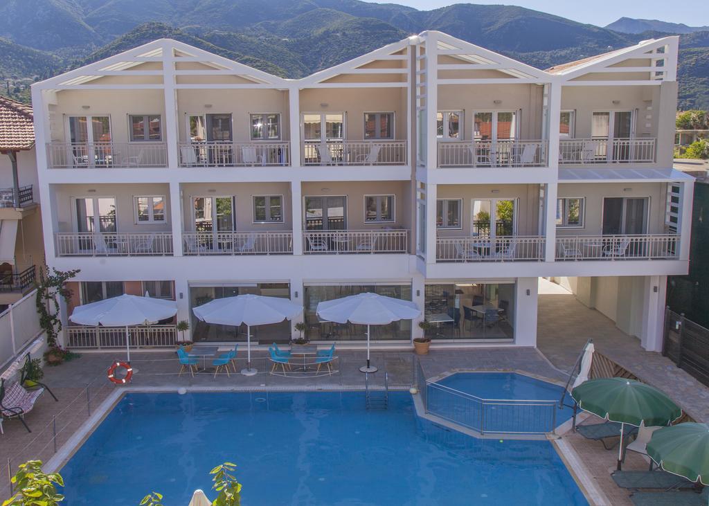 Aggelos & Deluxe Aparthotel 2*