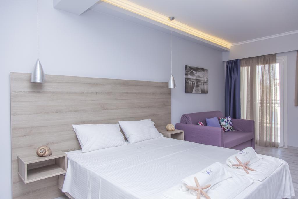 Aggelos & Deluxe Aparthotel