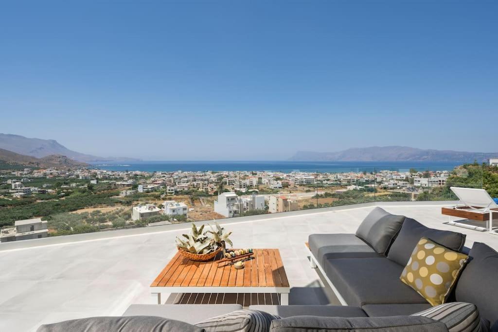 Thea, Stunning View, Pool, Bbq, Brand New. Villa