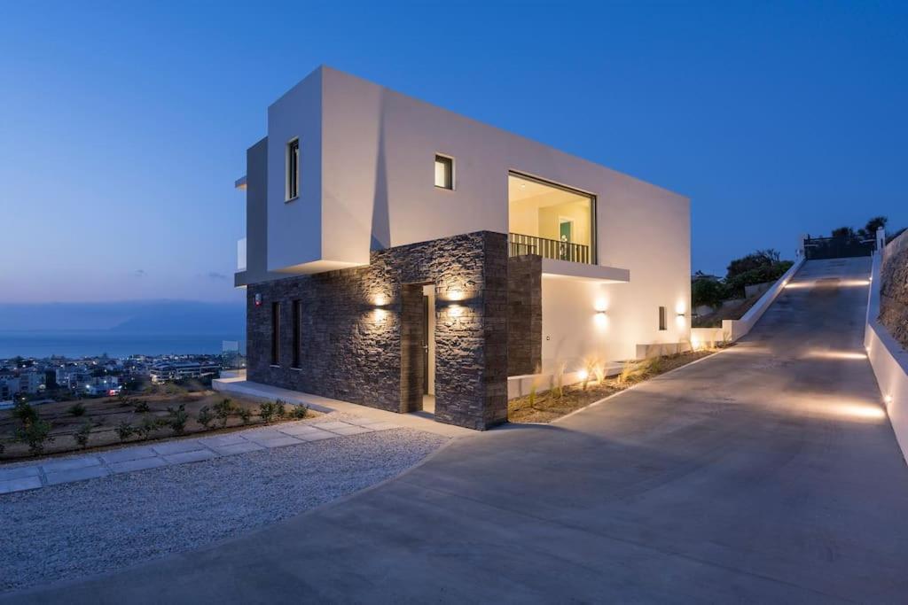 Thea, Stunning View, Pool, Bbq, Brand New. Villa