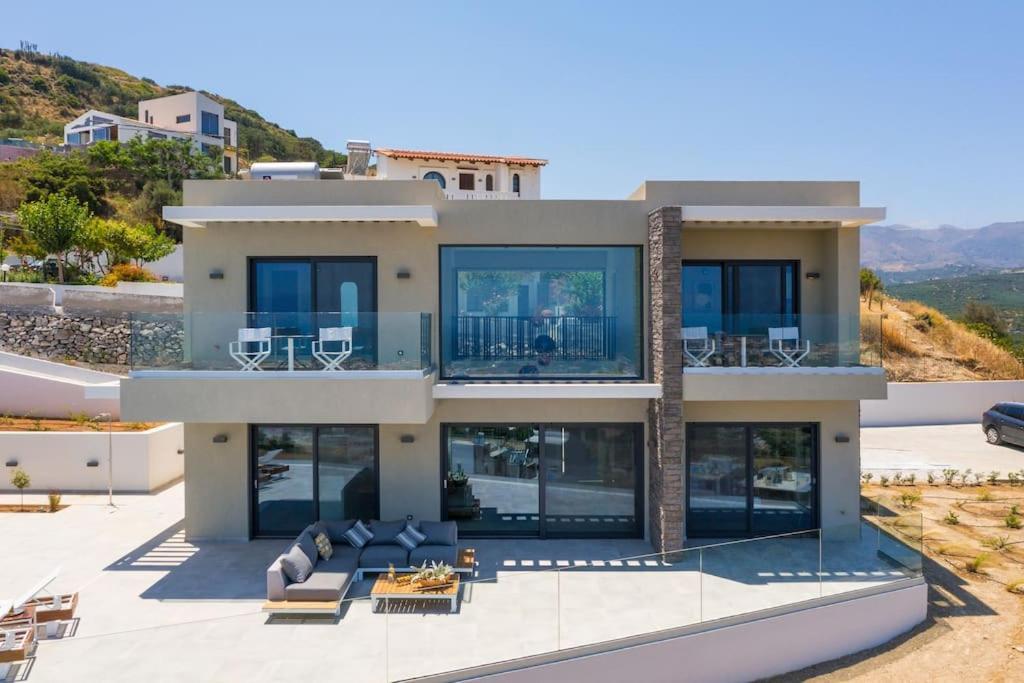 Thea, Stunning View, Pool, Bbq, Brand New.