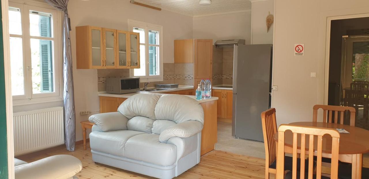 Byron House Apartment *