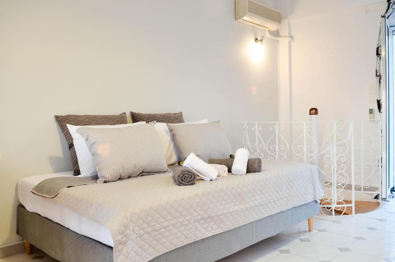 Minimal Sea House Avia
