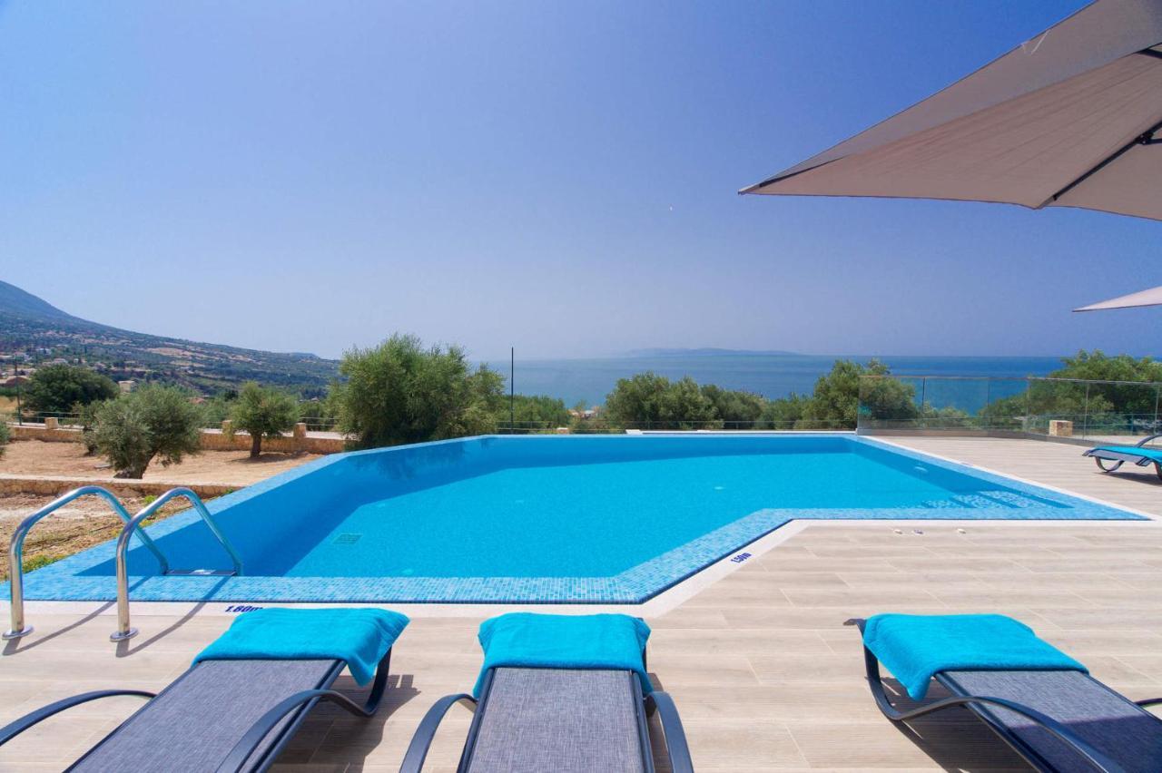 Michou Thalassa By Lourdata (Kefalonia)