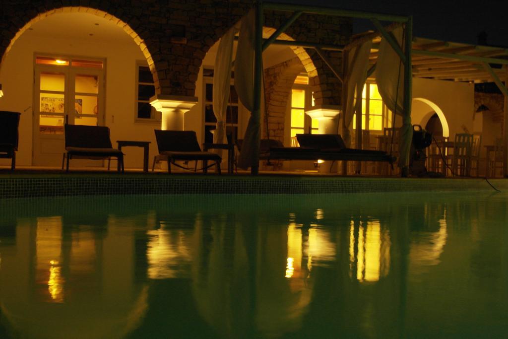 Paradise (adults Only)