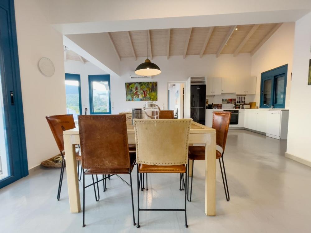 Zidanos Luxurious Sea Front