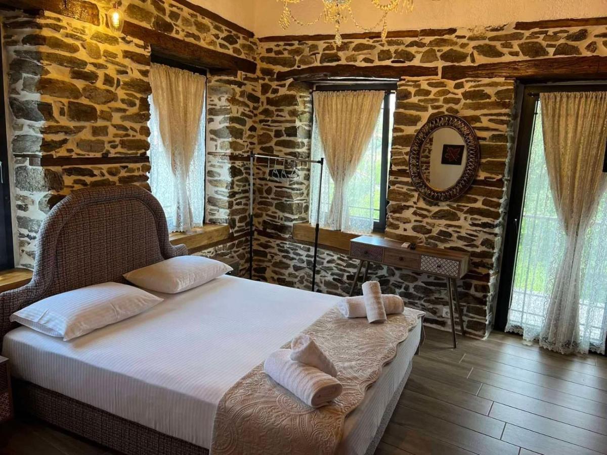 Theokleia_guest House