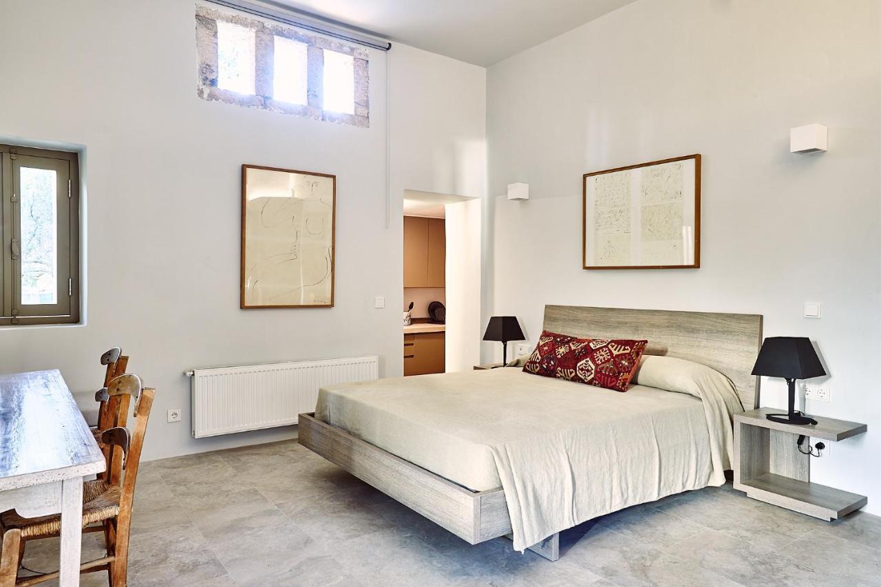 Nikolaou Art Guest house
