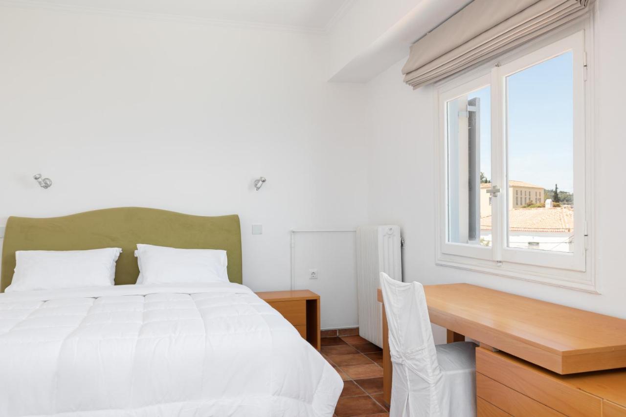 Roumani 3* Spetses Town