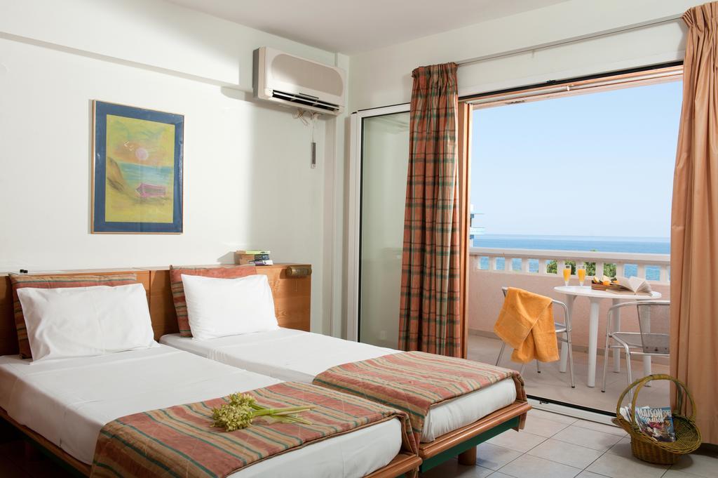 Andromeda & Studios Hersonissos (Crete)