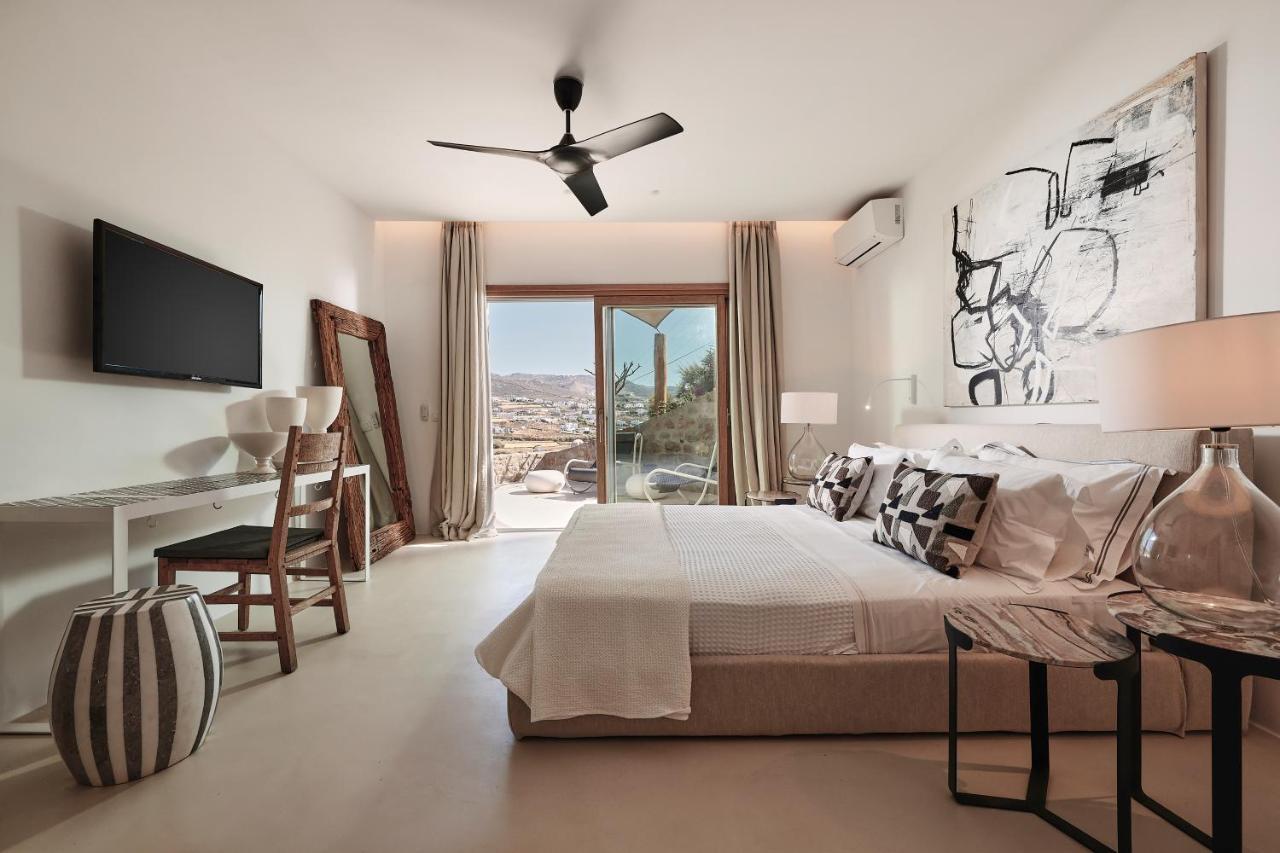 Villa Villa Barbarossa - Elegant Beachfront Retreat With Heated Pool & Outdoor Gym
